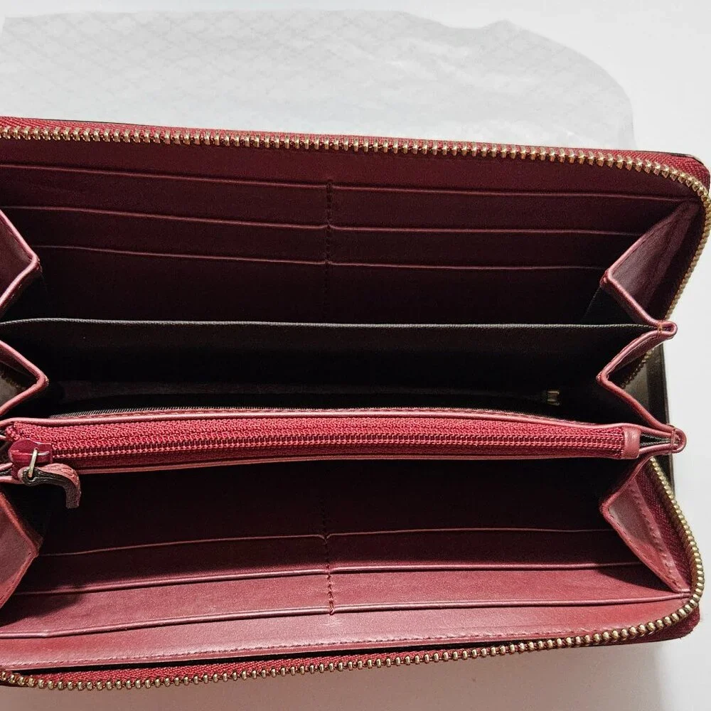 Gucci Lovely Long Zippered Wallet - Picture 3 of 7